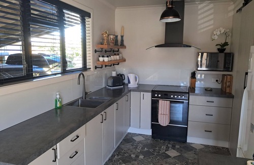 Hanmer Springs House | Mountain Views & Dog friendly on Woodbank