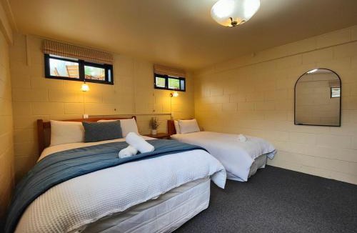 Te Anau House | Mountain Views on Matai