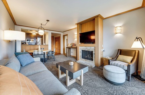 Cle Elum Condo | Mountain Views & Pool Access: Cle Elum Condo!