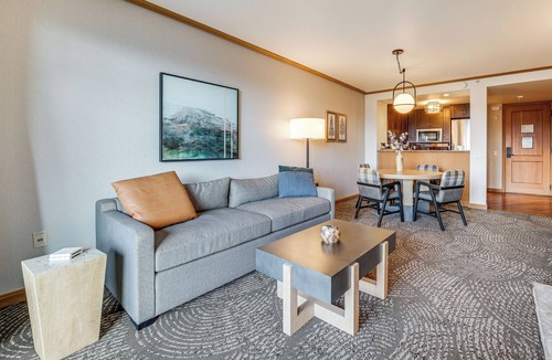 Cle Elum Condo | Mountain Views & Pool Access: Cle Elum Condo!