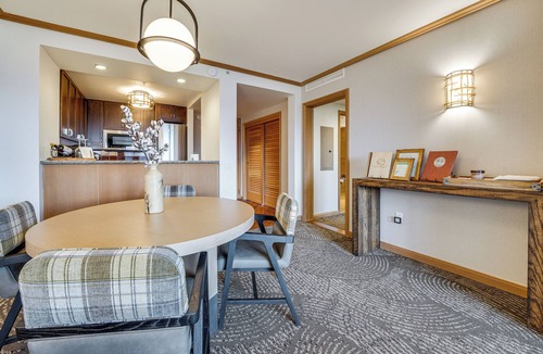 Cle Elum Condo | Mountain Views & Pool Access: Cle Elum Condo!