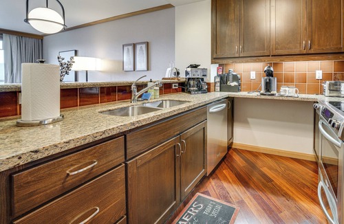 Cle Elum Condo | Mountain Views & Pool Access: Cle Elum Condo!