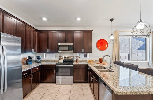 Casas Adobes House | Mountain Views! Spacious 5BR Home w/Park Access