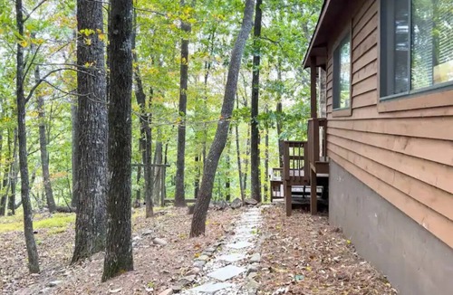 Tate House | Mountain View’s with hot-tub