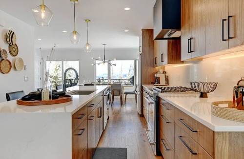 Fraser House | Mountain Villa I Private Hot Tub 1219 I Peloton I Great Views I Bunk Room I Discounted Attractions