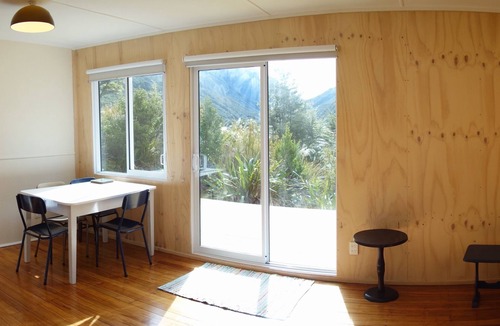 Arthur's Pass Cottage | Mountain Village Bach