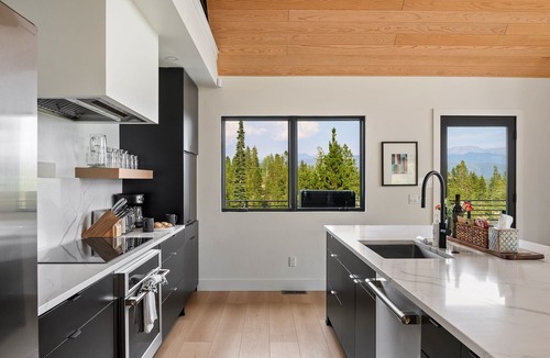 Winter Park Highlands Ski Chalet | Mountain Vista 3 Bedroom Chalet by RedAwning