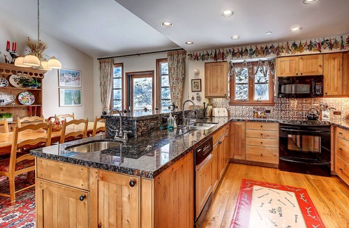 Beaver Creek House | Mountain Western style home by hot tubs & Village