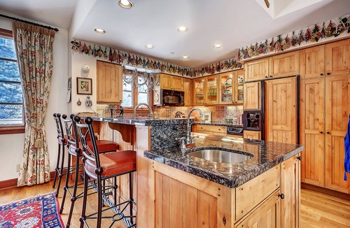 Beaver Creek House | Mountain Western style home by hot tubs & Village