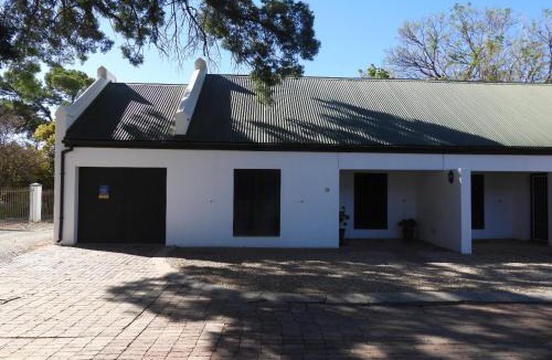 Graaff-Reinet Apartment | Mountain Zebra Cottage
