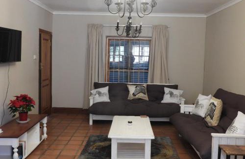 Graaff-Reinet Apartment | Mountain Zebra Cottage