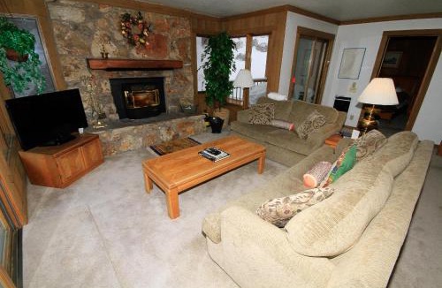 Mammoth Lakes Apartment | Mountainback 72 Corner Unit