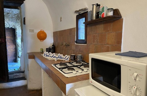 Berzi Apartment | Mountains' View by Holiday World