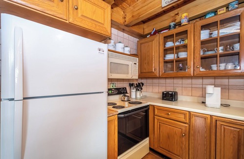 McHenry Cottage | Mountains View by Taylor Made Deep Creek