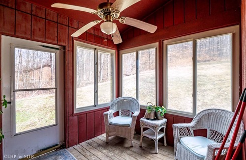 Old Timberline House | Mountainside 86 - 314 Ridge Road Mountainside 86 - Lake Access, Hot Tub, Pet Friendly, Air Conditioning on Main Level