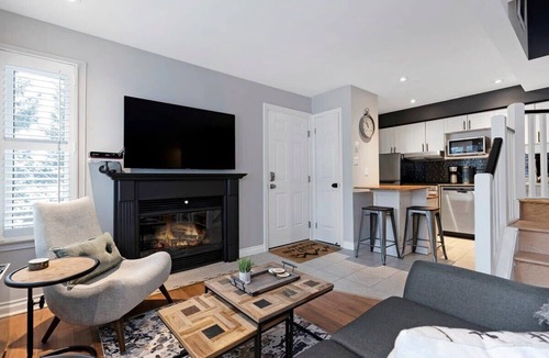 Craigleith Apartment | Mountainside Escape | Pool, Shuttle & Patio