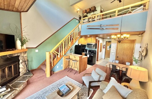Lutsen Apartment | Mountainside Ski-In/Ski-Out | Pool & Hot Tub