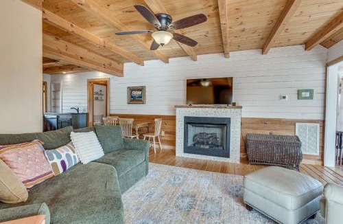 Blue Ridge House | Mountaintop Blue Ridge Cabin: 2 Mi to Downtown