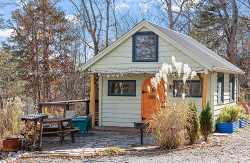 Lupton City Cabin | Mountaintop Retreat - central hiking & activities