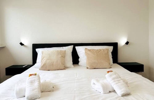 Ailingen Apartment | MountainView-Apartment |StayUnix| Lake-Business-TV