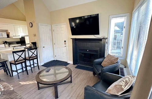 Craigleith Condo | Mountainview Loft at North Creek Resort
