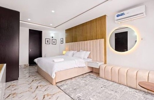 Lagos Hotel | MountRoyal Centre Hotel and Suites