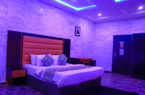Lagos Hotel | MountRoyal Centre Hotel and Suites