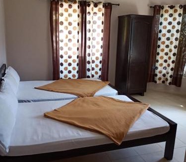 Nullatanni Hotel | Mounts shelts