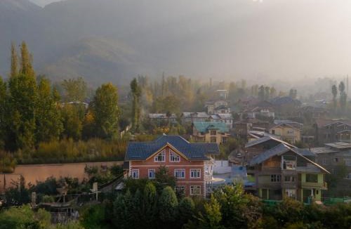 Nishat-Shalimar Hostel | Moustache Srinagar