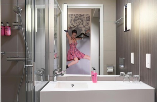 Dyce Hotel | Moxy Aberdeen Airport