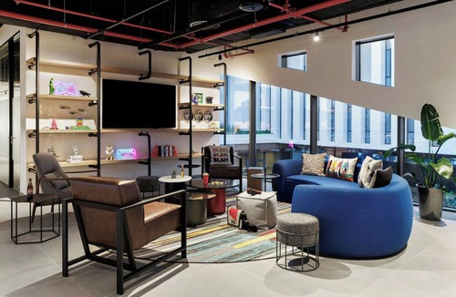 Amadora Hotel | Moxy Alfragide Lisboa