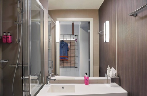 Biot Hotel | Moxy Antibes Sophia Antipolis