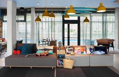 Biot Hotel | Moxy Antibes Sophia Antipolis