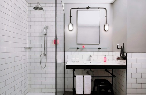 Bandung Hotel | Moxy Bandung