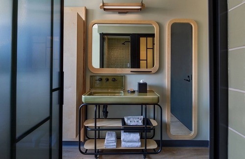 Williamsburg Hotel | Moxy Brooklyn Williamsburg