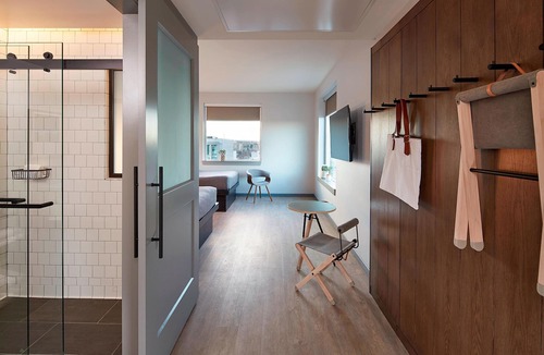 Cherry Creek Hotel | Moxy Denver Cherry Creek