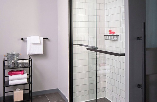 Cherry Creek Hotel | Moxy Denver Cherry Creek