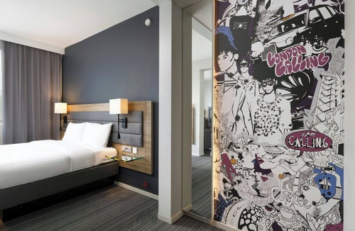 Cranford Hotel | MOXY London Heathrow Airport