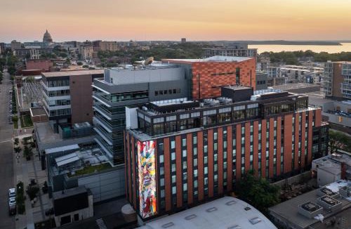 Marquette Hotel | Moxy Madison Downtown