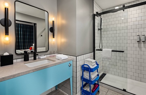 Tenney-Lapham Hotel | Moxy Madison Downtown