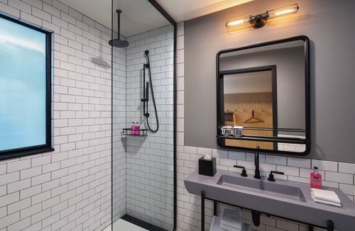 Downtown East Hotel | Moxy Minneapolis Downtown