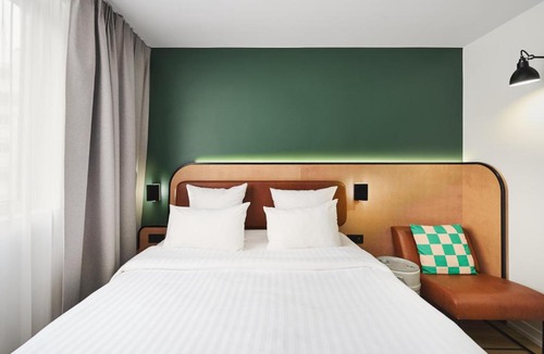 Quartier Saint-Ambroise Hotel | Moxy Paris Bastille