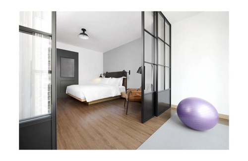 Longhua District Hotel | Moxy Shenzhen North Station