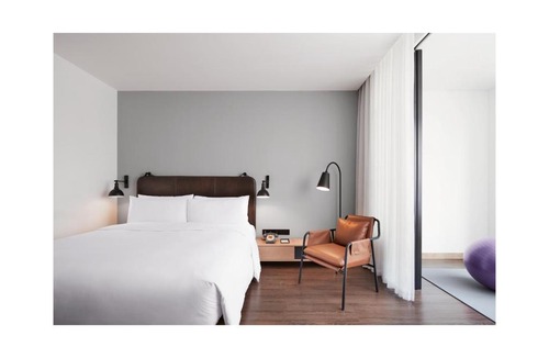 Longhua District Hotel | Moxy Shenzhen North Station