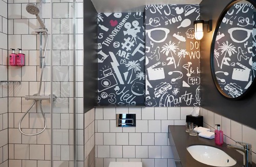 Slough Hotel | Moxy Slough