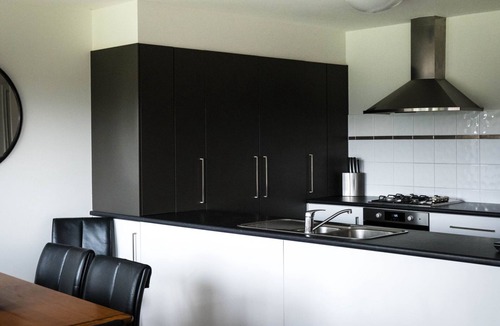 Port Fairy Apartment | Moyne Views 2 - Overlooking The Edge Of The Moyne River