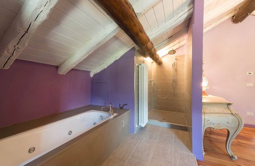 Villair-Amerique Bed & Breakfast | Mozart Suite: 18th-Century Splendor and Private Wellness