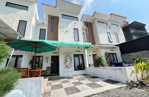 Dinoyo Villa | MP Villa Palmiers C8 Malang