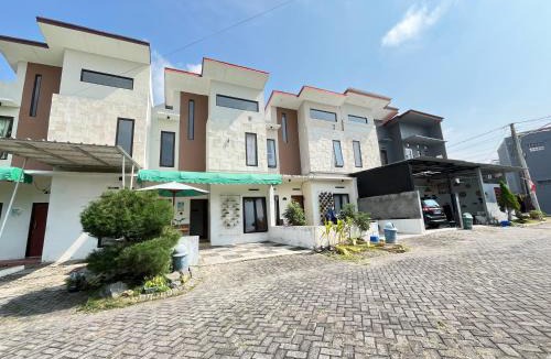 Dinoyo Villa | MP Villa Palmiers C8 Malang