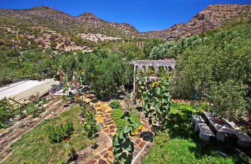 Makry Gialos Cottage | "Mpakses" 300 years old cottage "Natura cottages" with sea view shared garden